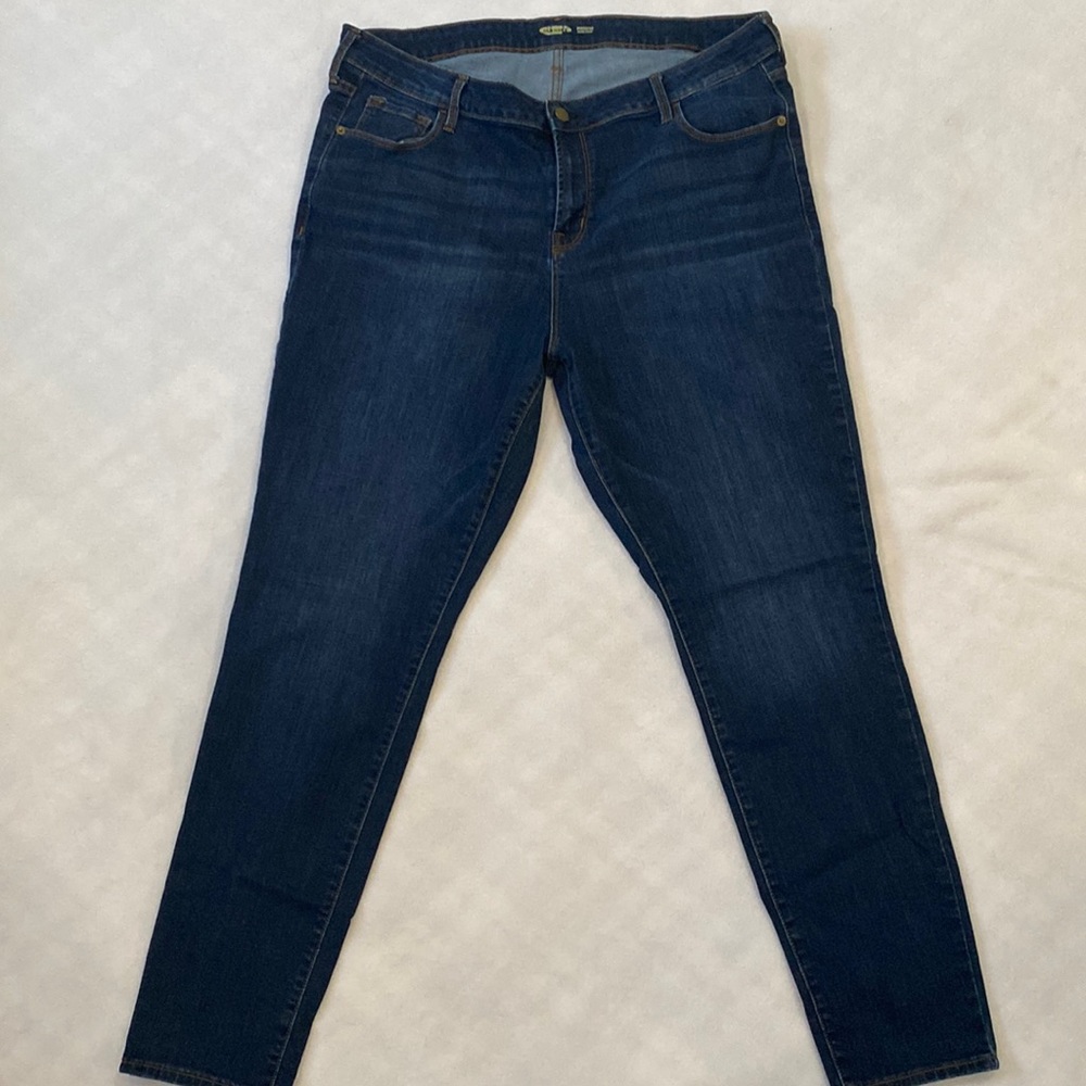 Old Navy rockstar super skinny jeans. Size 18 Long